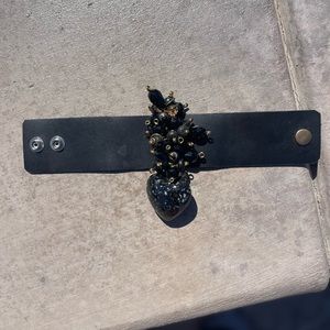 Heart-shaped crystal bracelet